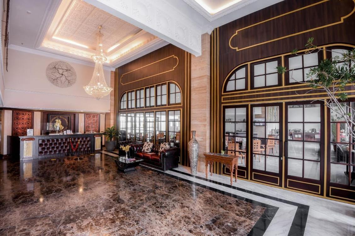 D'Senopati Malioboro Grand Hotel Yogyakarta Exteriör bild