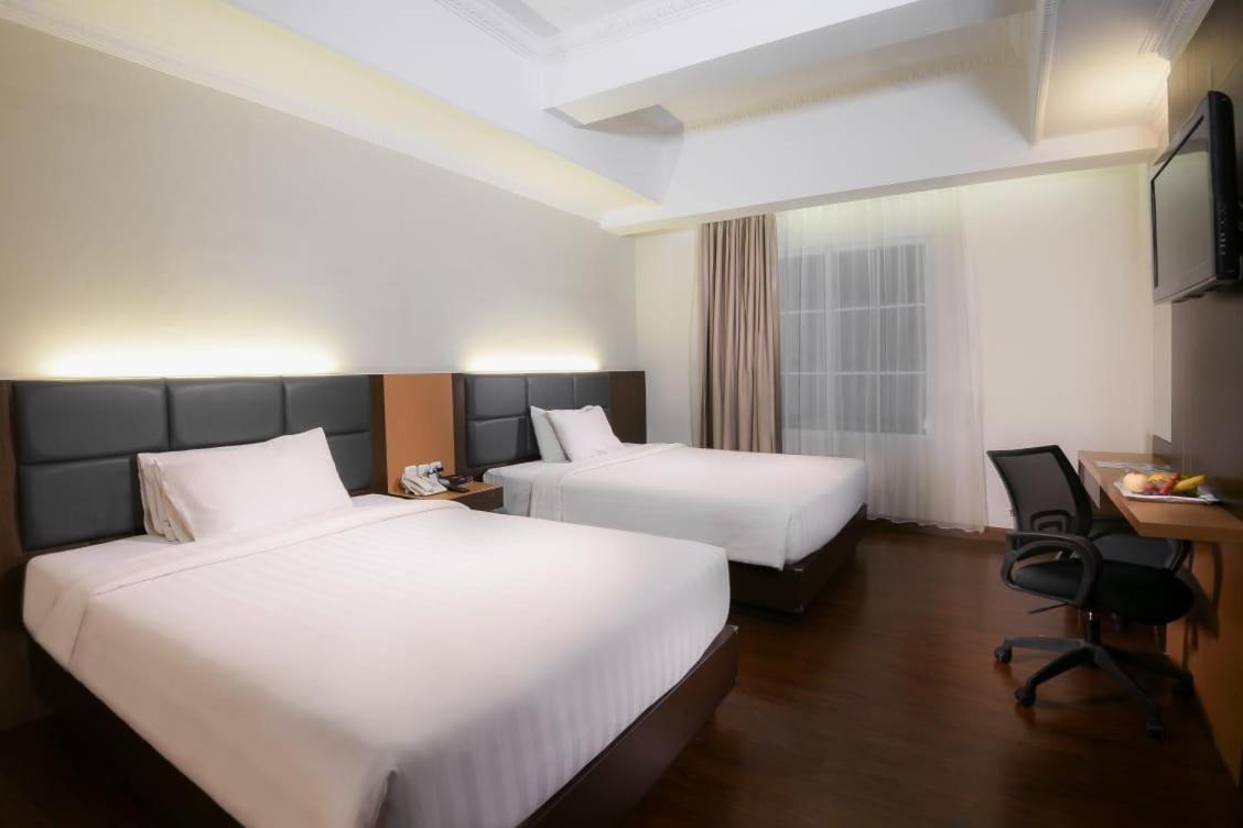 D'Senopati Malioboro Grand Hotel Yogyakarta Exteriör bild