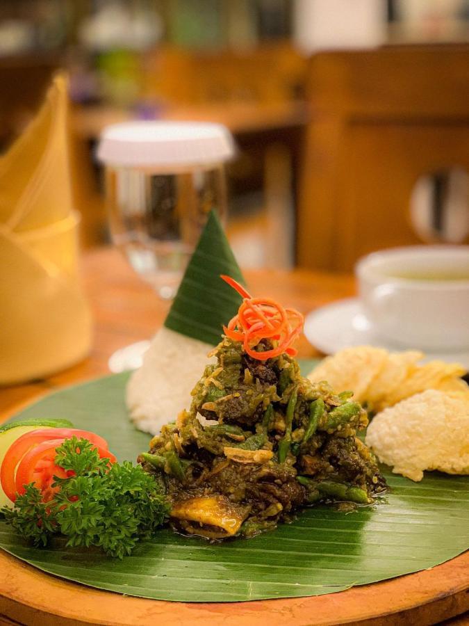 D'Senopati Malioboro Grand Hotel Yogyakarta Exteriör bild