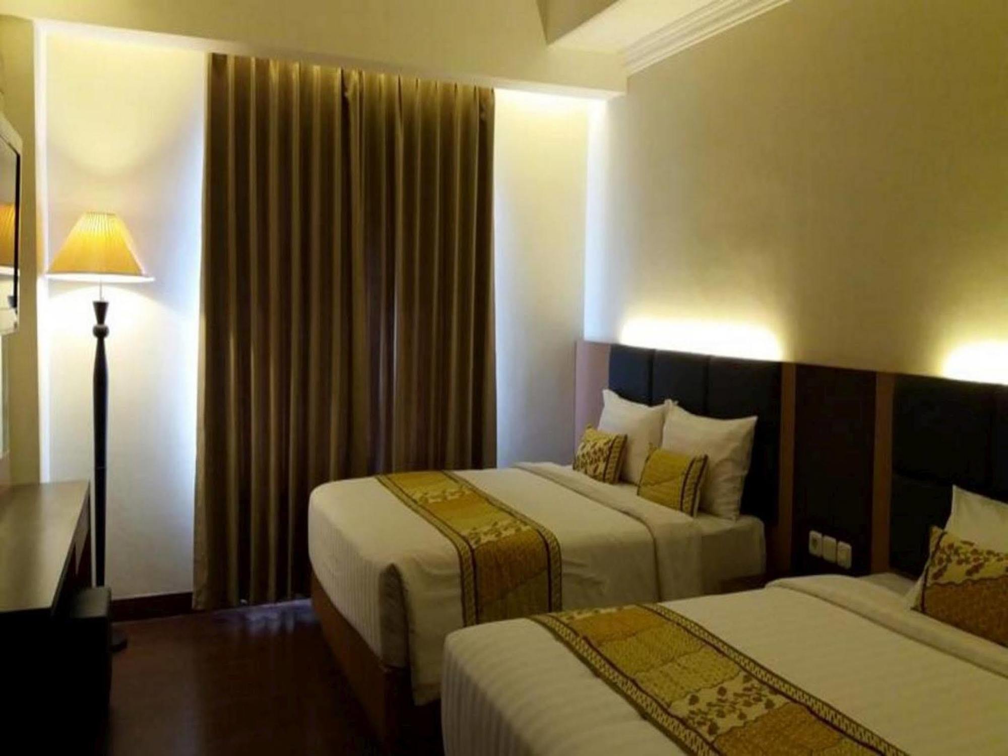 D'Senopati Malioboro Grand Hotel Yogyakarta Exteriör bild