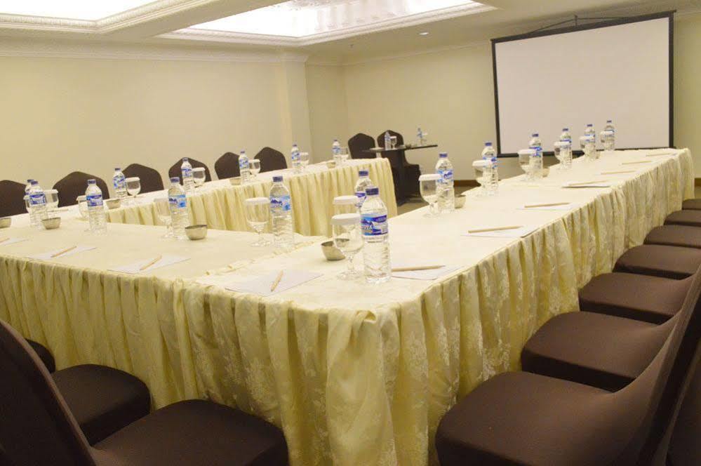 D'Senopati Malioboro Grand Hotel Yogyakarta Exteriör bild