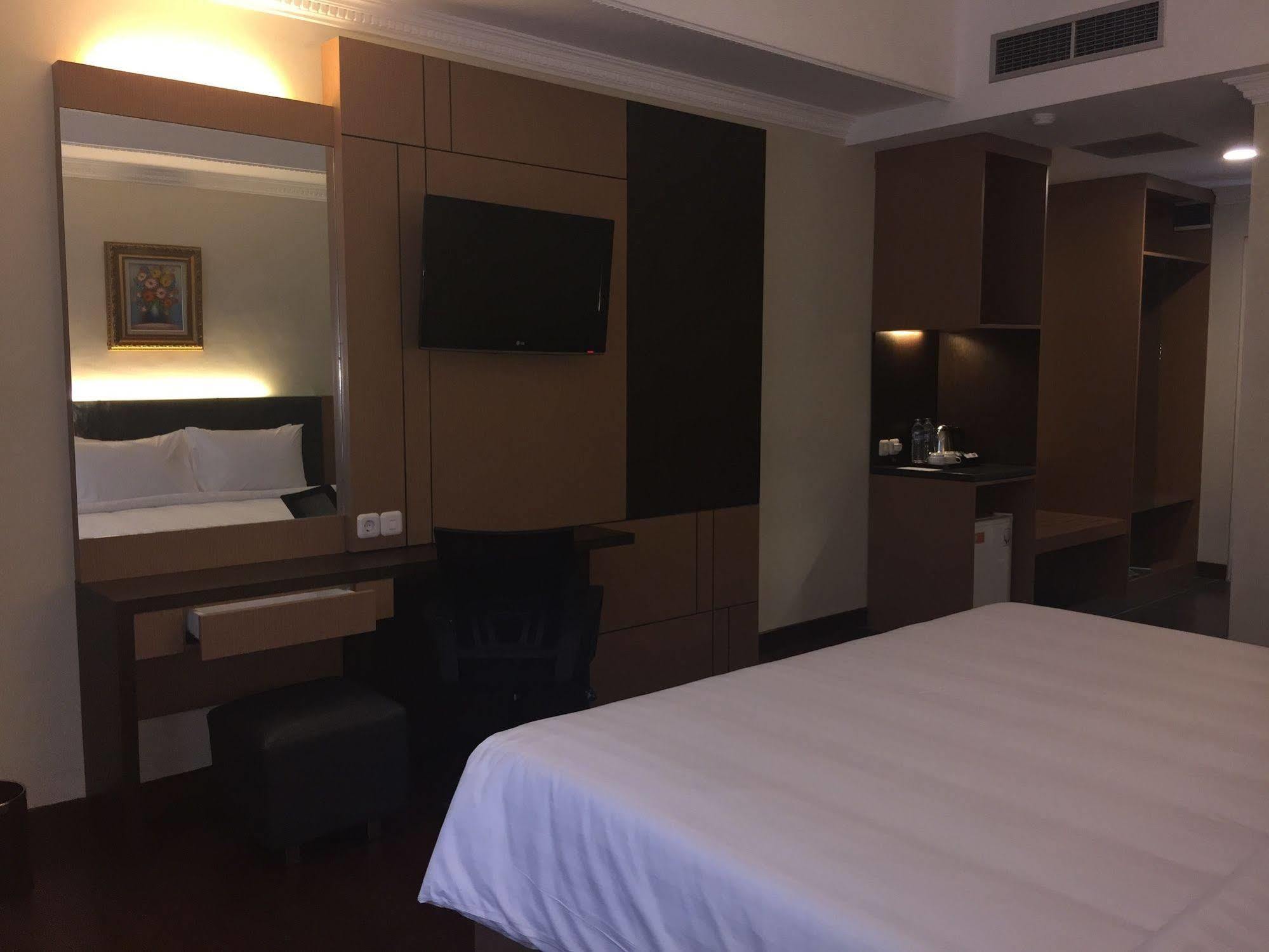 D'Senopati Malioboro Grand Hotel Yogyakarta Exteriör bild