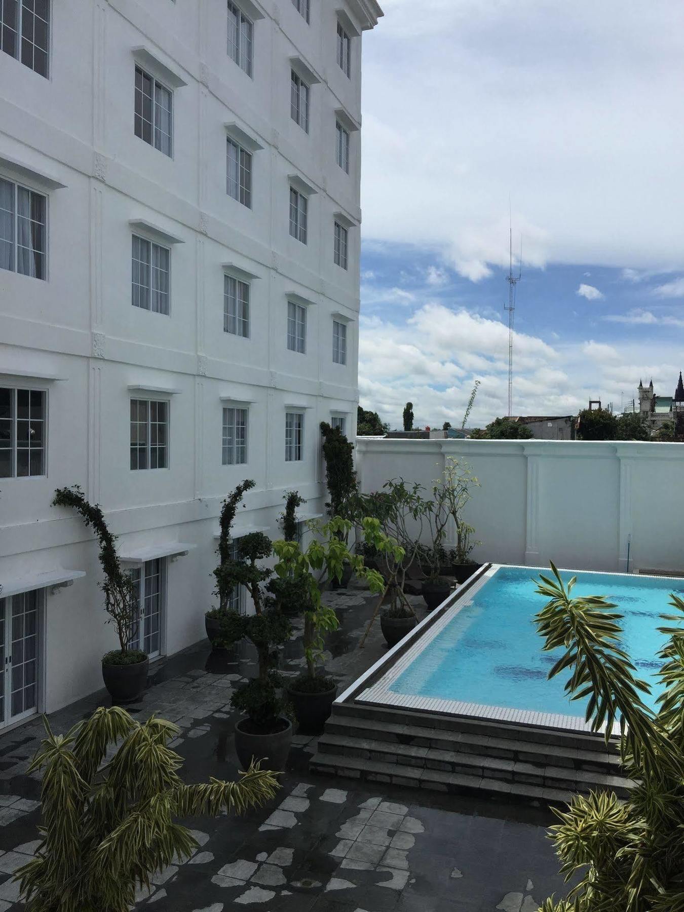 D'Senopati Malioboro Grand Hotel Yogyakarta Exteriör bild
