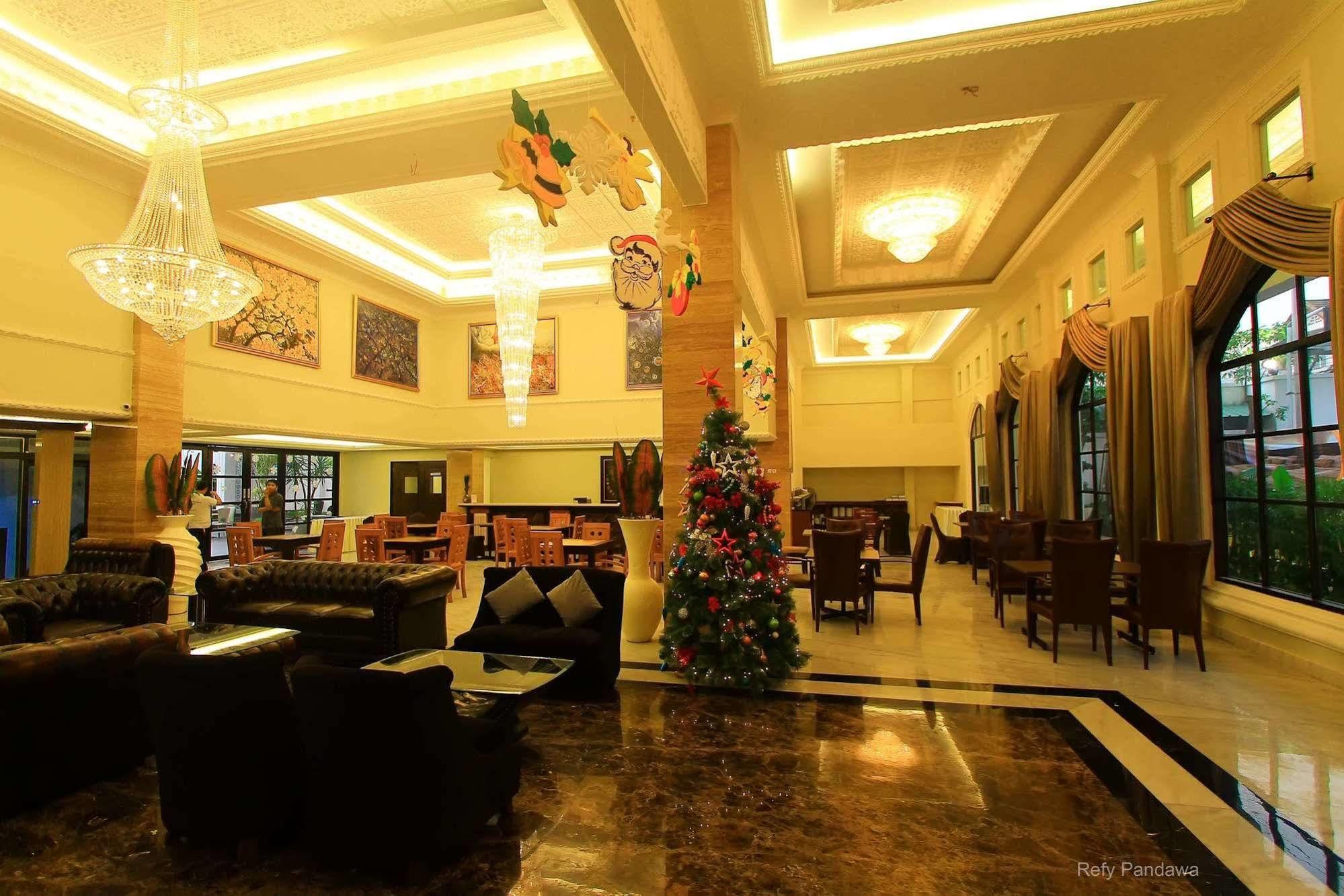 D'Senopati Malioboro Grand Hotel Yogyakarta Exteriör bild