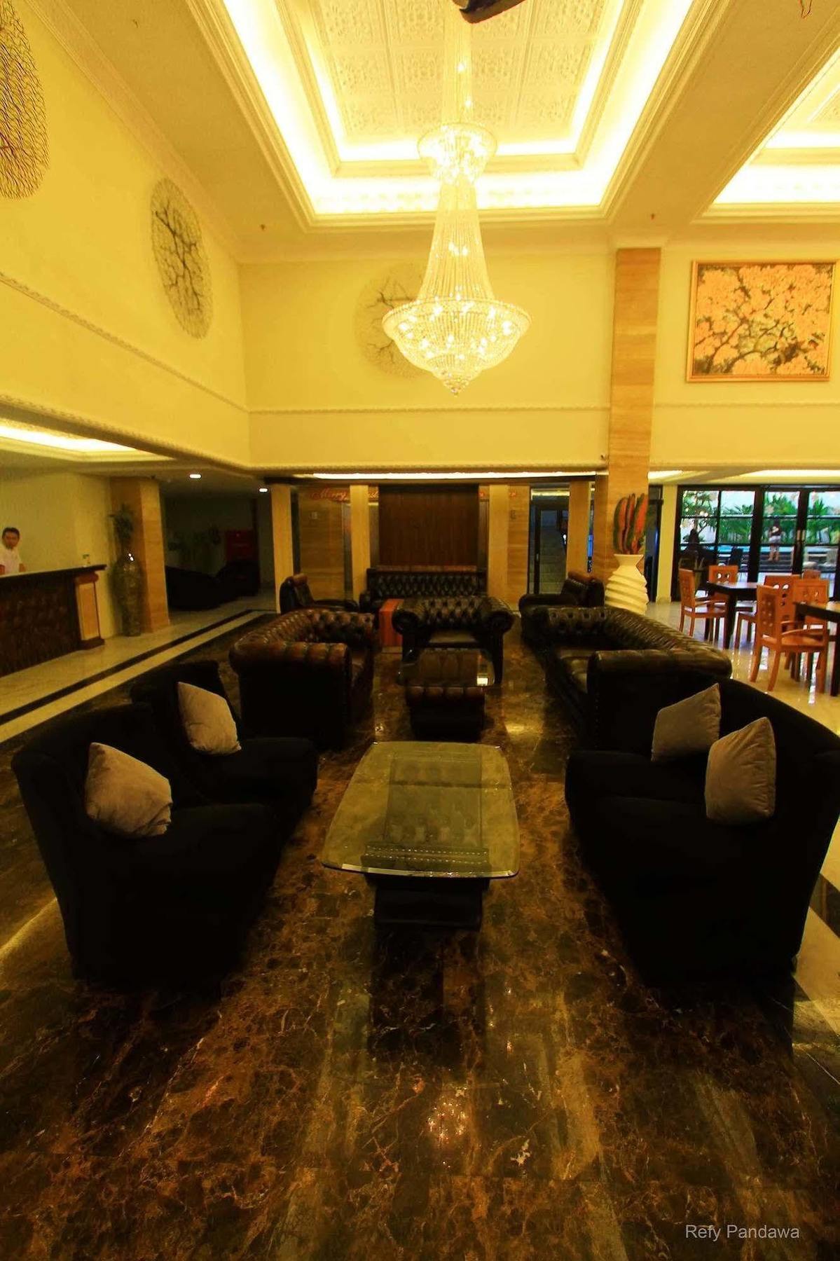 D'Senopati Malioboro Grand Hotel Yogyakarta Exteriör bild