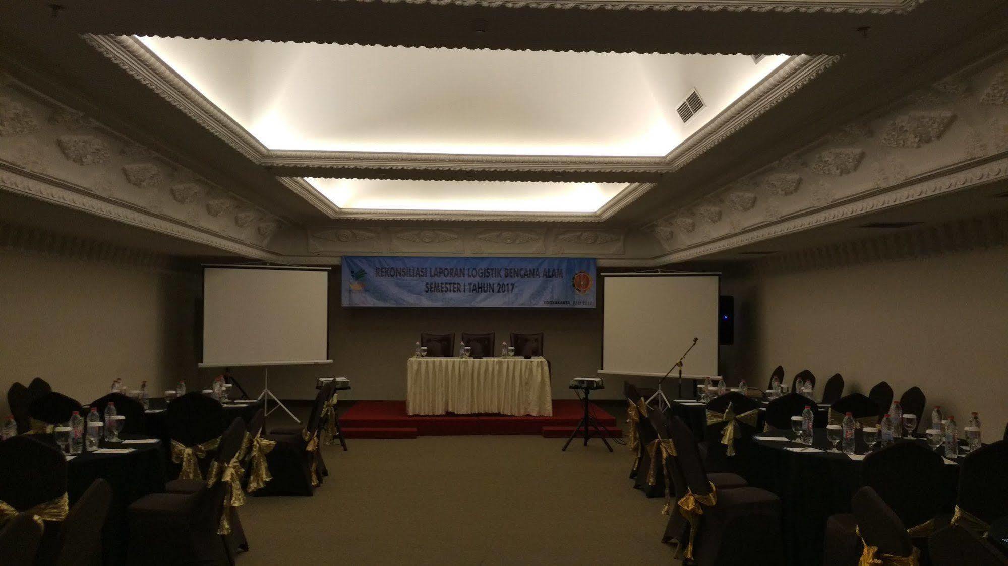 D'Senopati Malioboro Grand Hotel Yogyakarta Exteriör bild